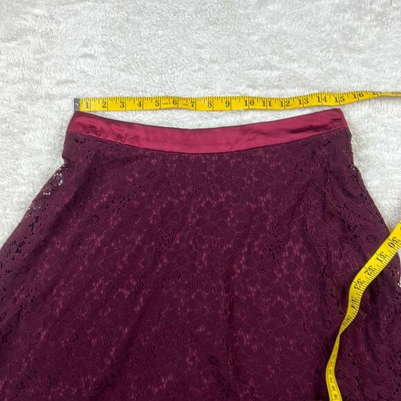 Knapp Studio lace overlay a line skirt, size small - Picture 4 of 6